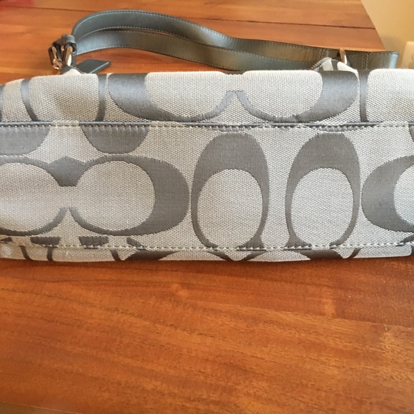 Coach Purse - Picture 5 of 8